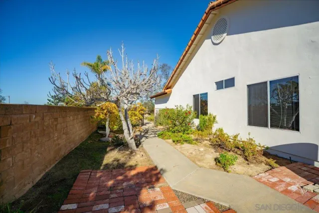 $1,300,000 | 1561 Greenridge Drive, Vista, CA 92081