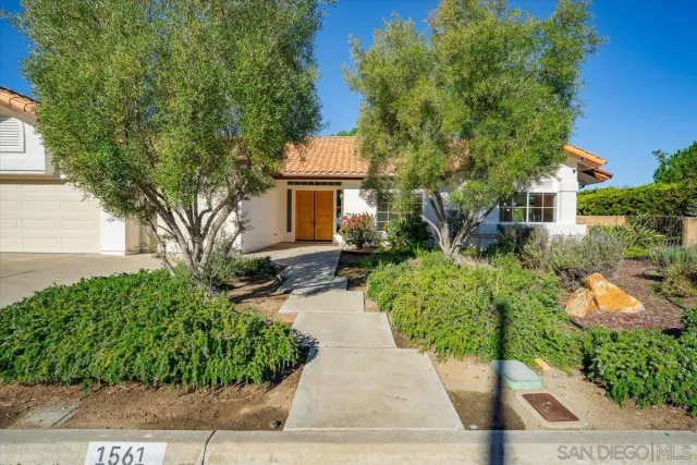 $1,300,000 | 1561 Greenridge Drive, Vista, CA 92081