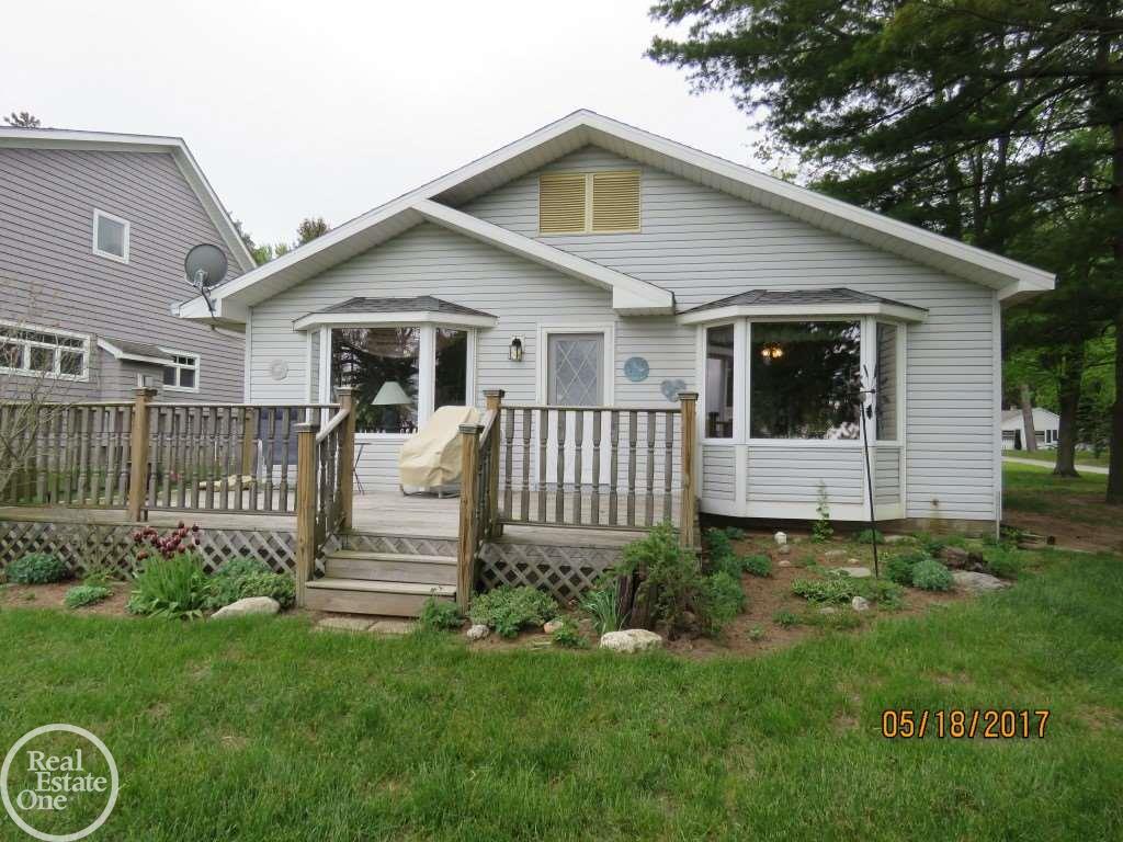 8175 Lakeshore Road Lexington, MI 48450 - Photo 3 of 70