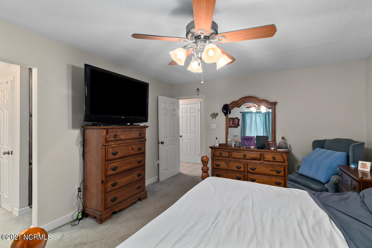 412 C R Edwards Road Beulaville, NC 28518 - Photo 9 of 43 34
