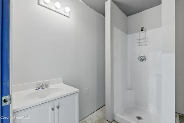 $1,995,000 | 422 Roop Road, Cocolalla, ID 83813