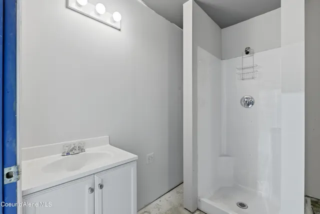 $1,995,000 | 422 Roop Road, Cocolalla, ID 83813