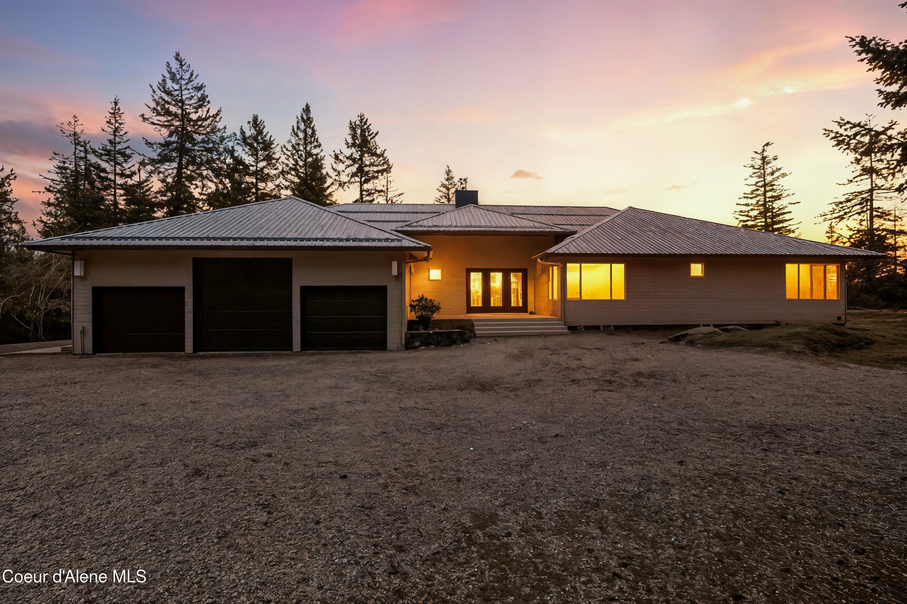 422 Roop Road Cocolalla, ID 83813 - Photo 61 of 61 DSC03037_twilight_b57c41e4-a197-4bb5-a00