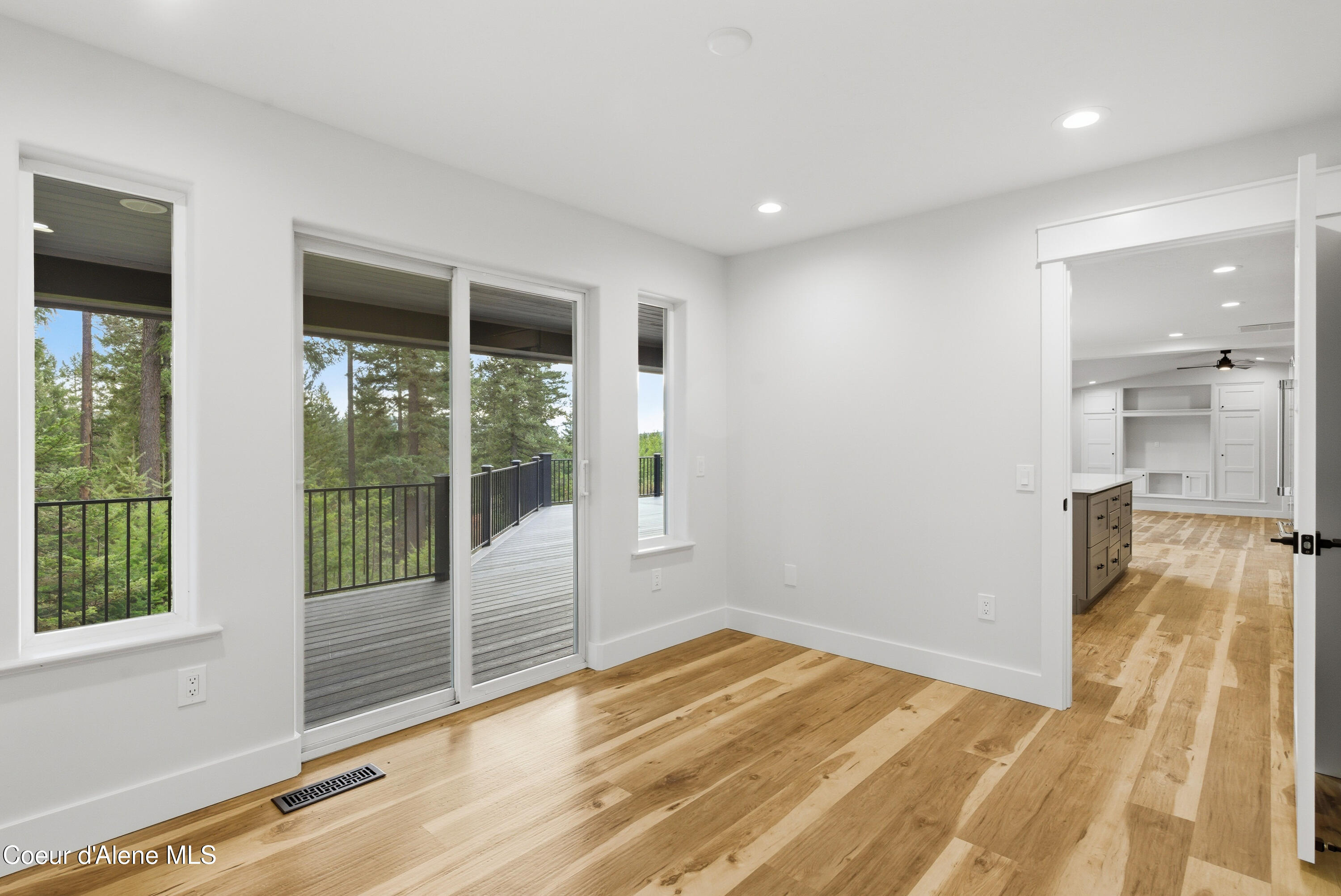 422 Roop Road Cocolalla, ID 83813 - Photo 8 of 61 DSC02758