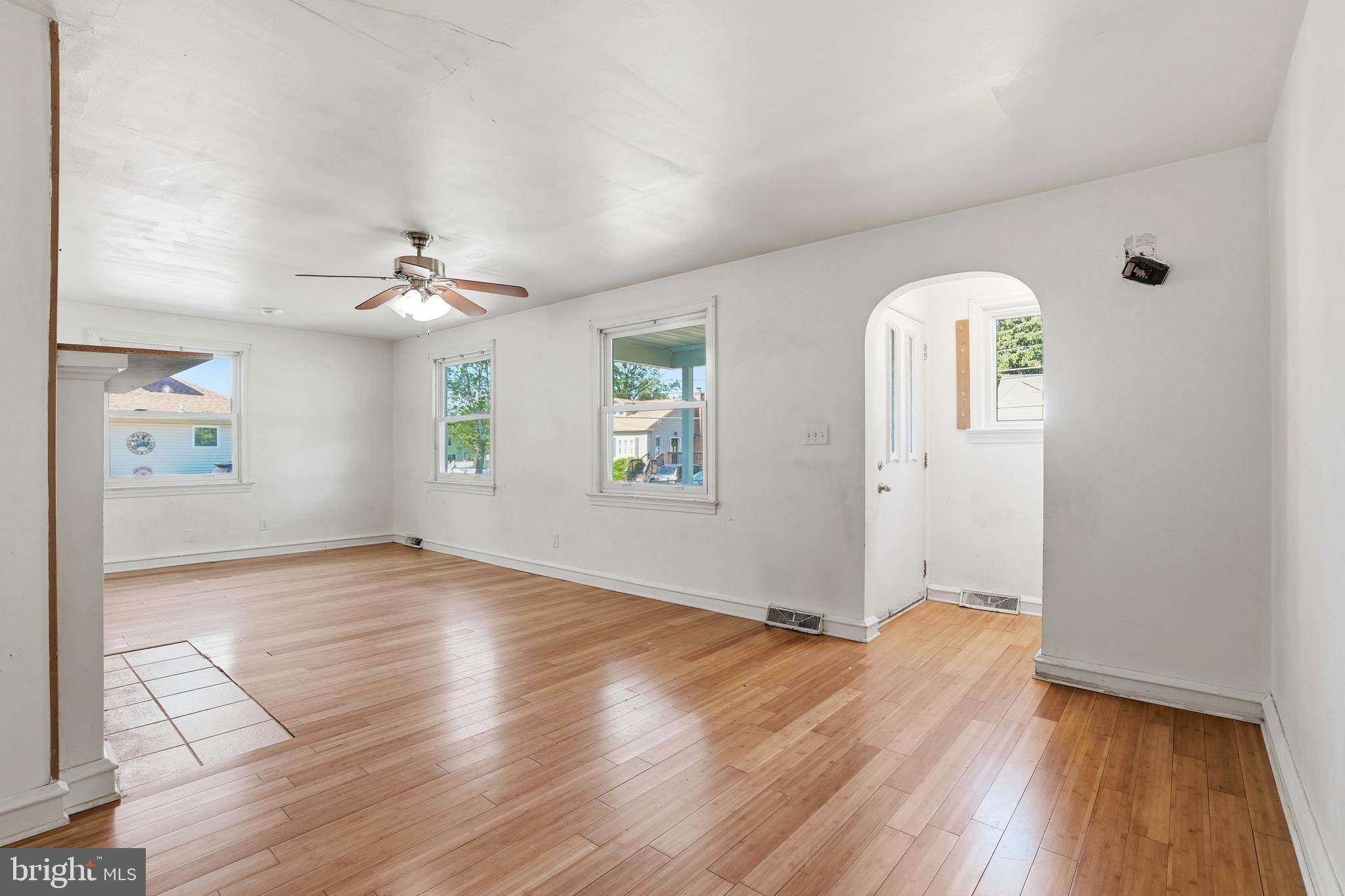 314 South Lippincott Avenue Maple Shade, NJ 08052 - Photo 5 of 33