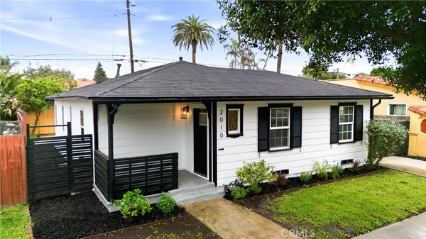 $869,000 | 2010 Golden, Long Beach, CA 90806
