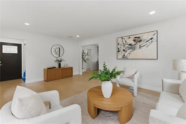 $869,000 | 2010 Golden, Long Beach, CA 90806