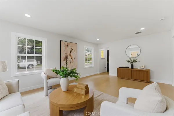 $869,000 | 2010 Golden, Long Beach, CA 90806