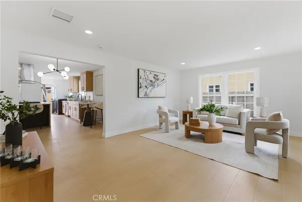 $869,000 | 2010 Golden, Long Beach, CA 90806