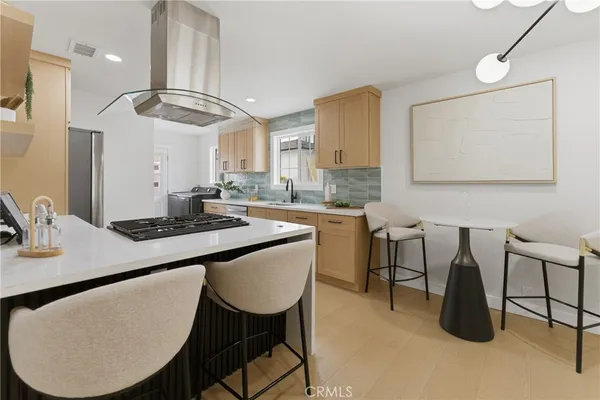 $869,000 | 2010 Golden, Long Beach, CA 90806