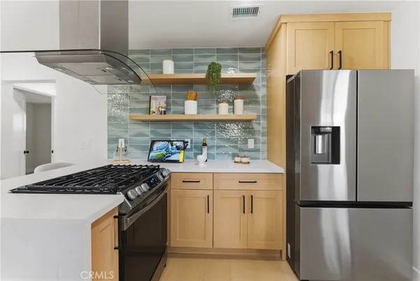 $869,000 | 2010 Golden, Long Beach, CA 90806