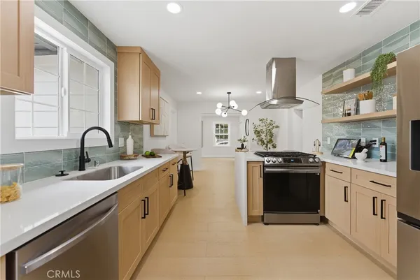 $869,000 | 2010 Golden, Long Beach, CA 90806