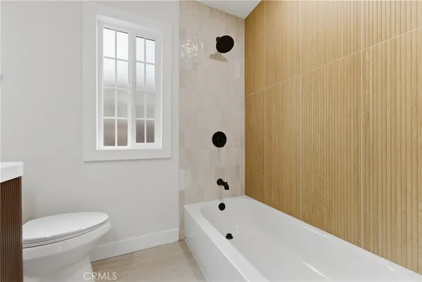 $869,000 | 2010 Golden, Long Beach, CA 90806