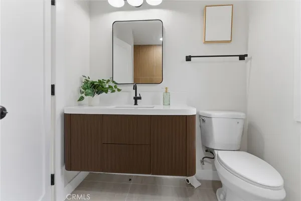 $869,000 | 2010 Golden, Long Beach, CA 90806