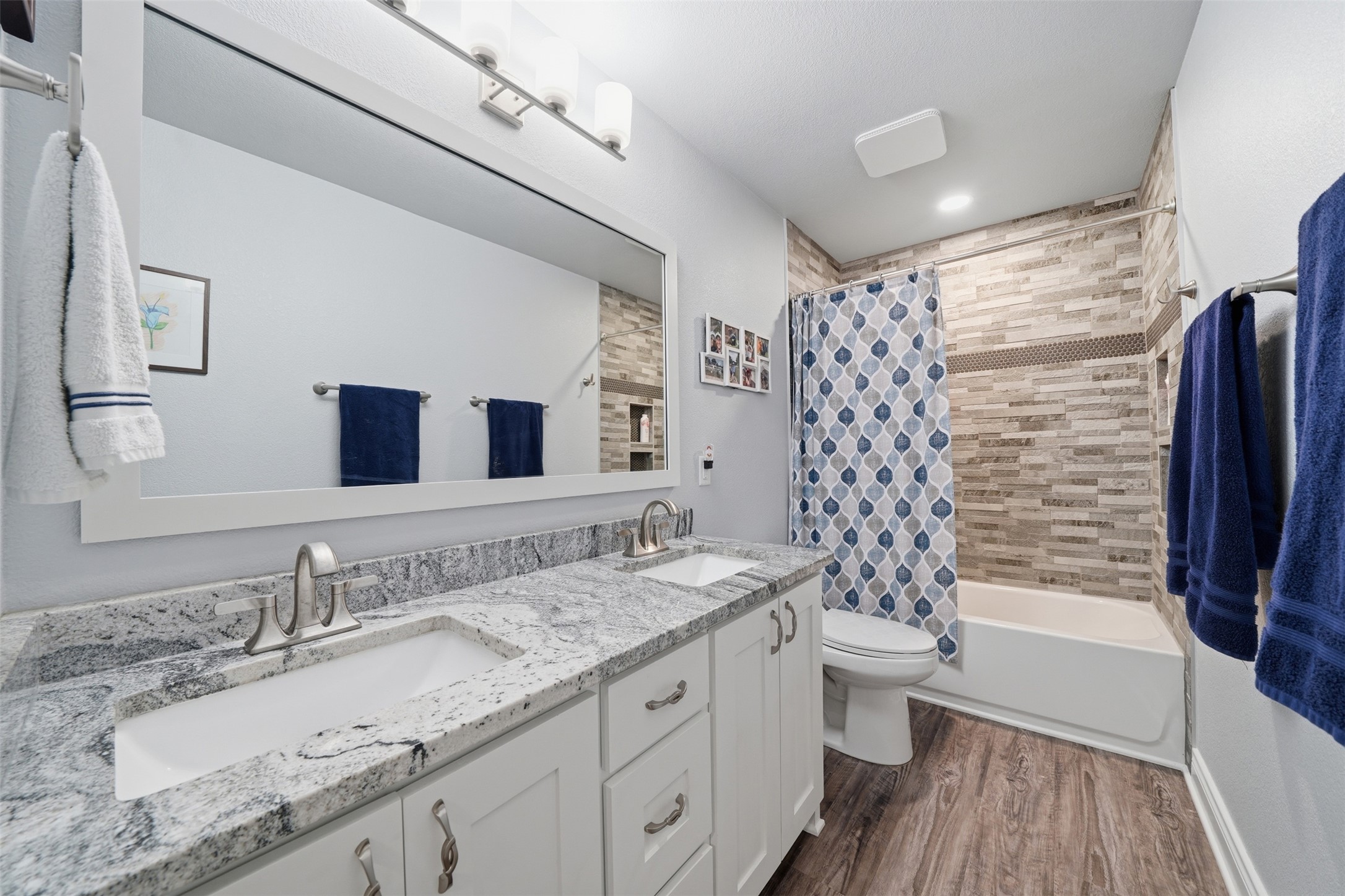 2108 Old Sterling Road Cedar Park, TX 78613 - Photo 27 of 40 Secondary bath upstairs