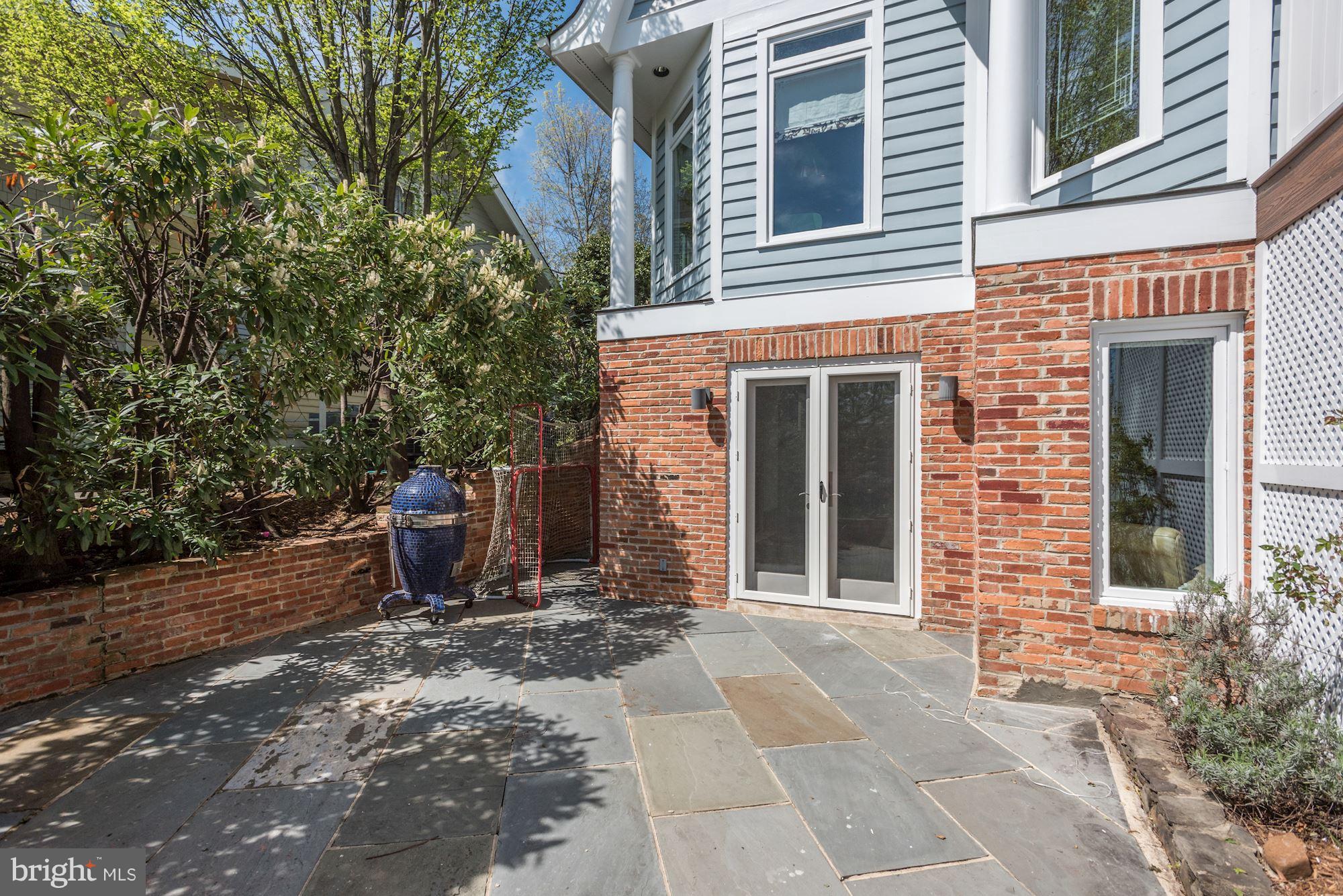 1507 Stonewall Road Alexandria, VA 22301 - Photo 25 of 29 Imagine summer barbecues on the flagstone terrace.