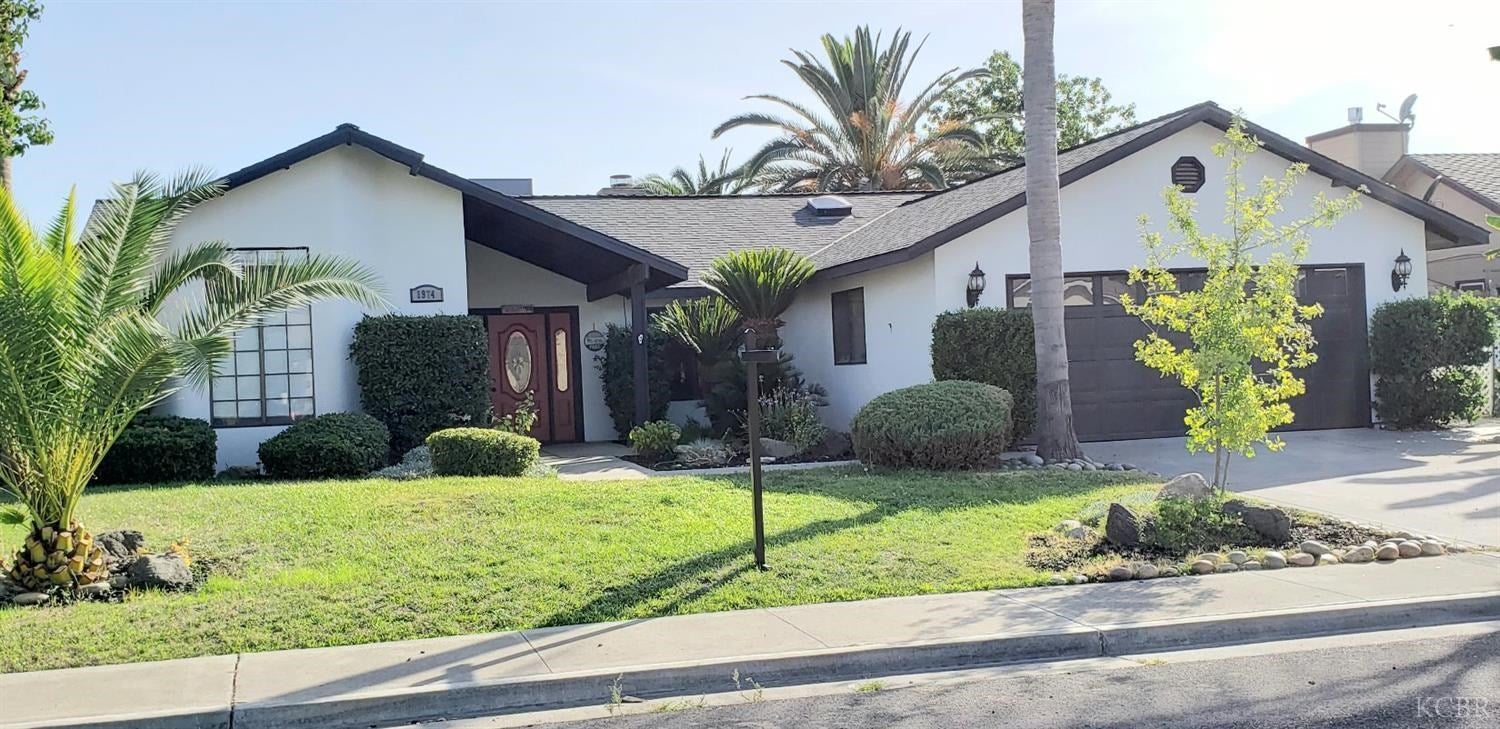 1974 Roland Drive Hanford, CA 93230 - Photo 1 of 23 Gallery Image 1
