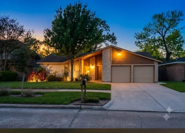 $2,000 | 254 Evanston Street, Houston, TX 77015