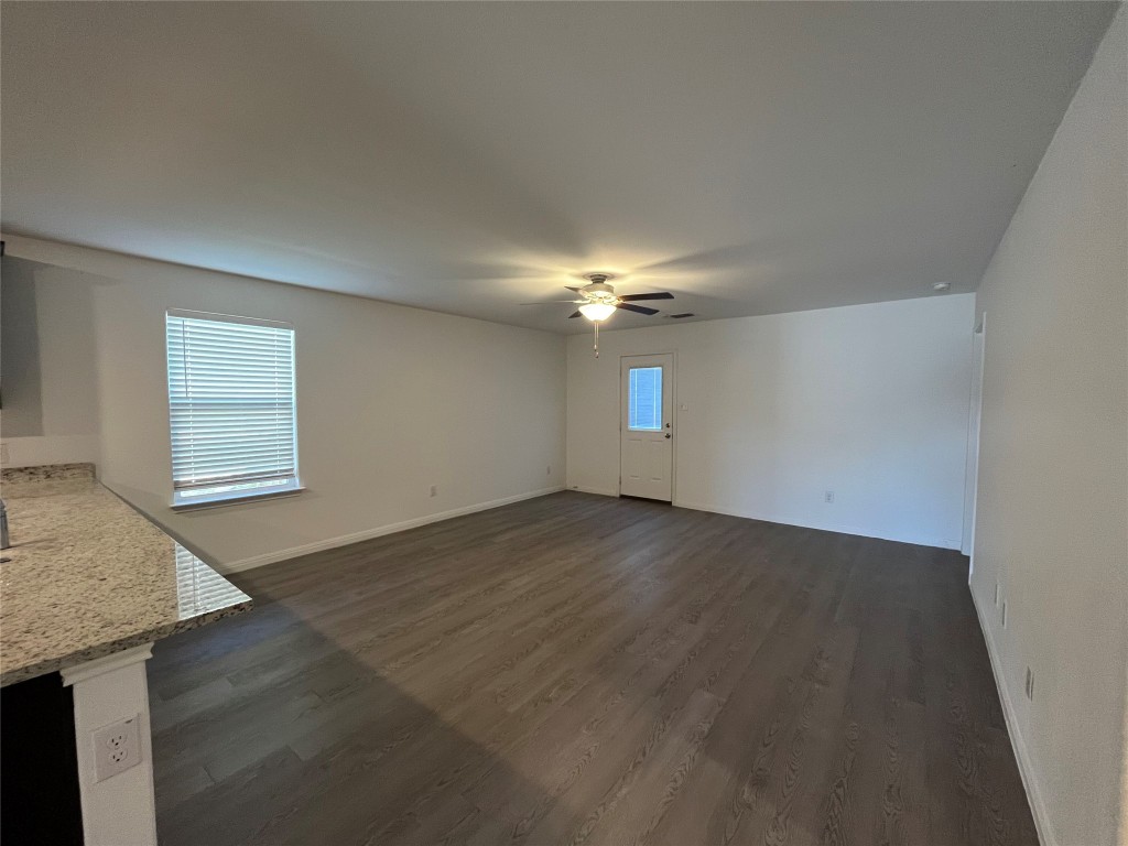 14141 Prospector Way Elgin, TX 78621 - Photo 6 of 16 Living room