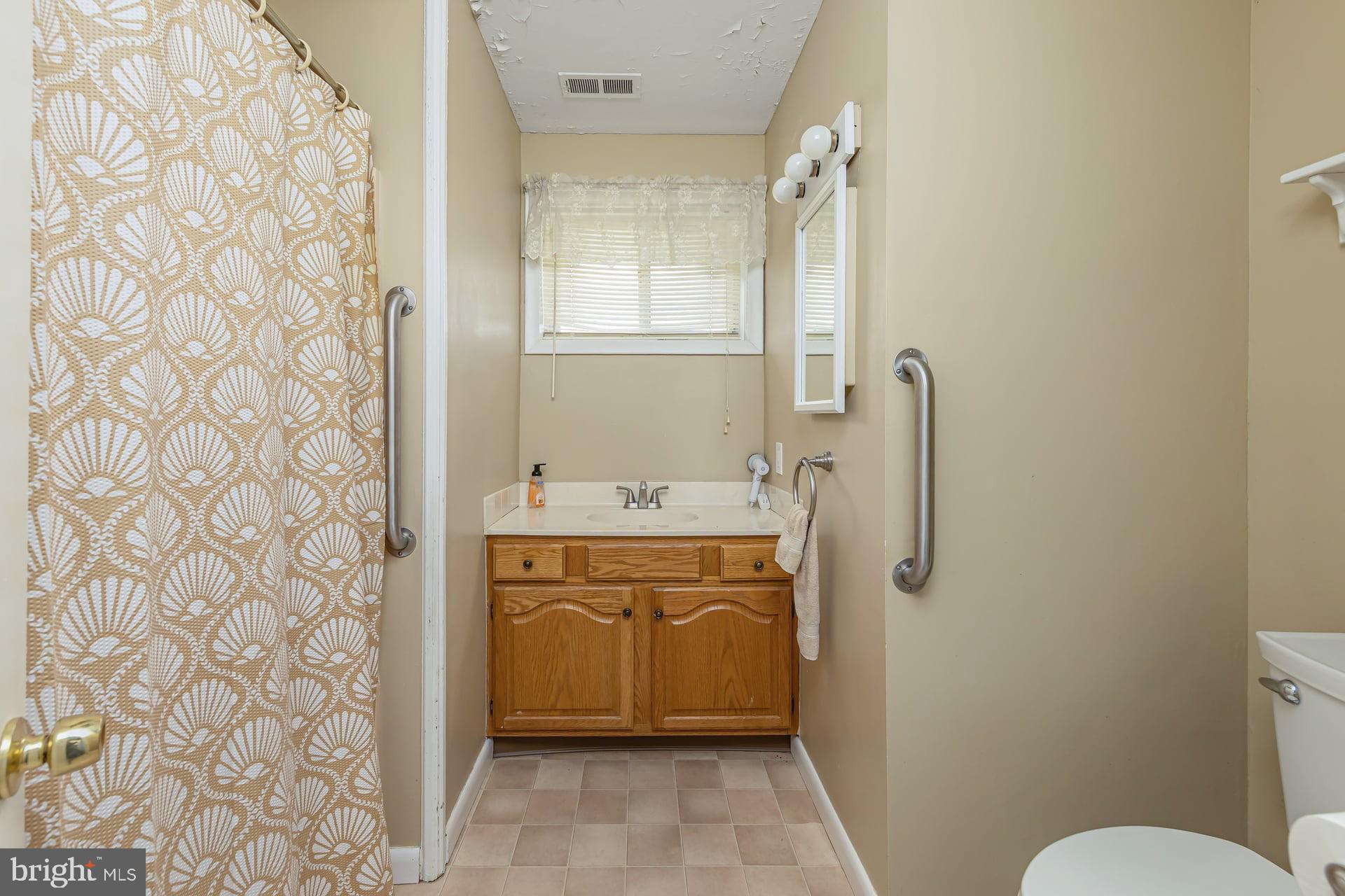 1037 Monmouth Road Deptford, NJ 08096 - Photo 13 of 16