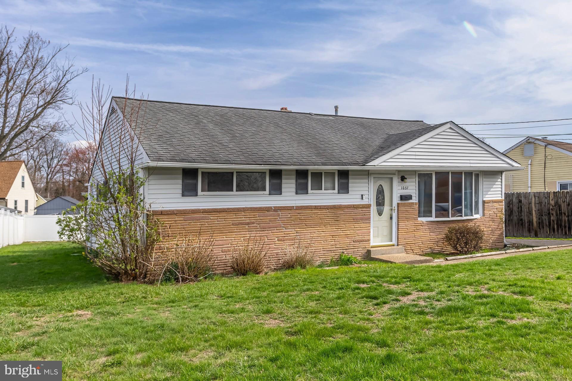 1037 Monmouth Road Deptford, NJ 08096 - Photo 2 of 16