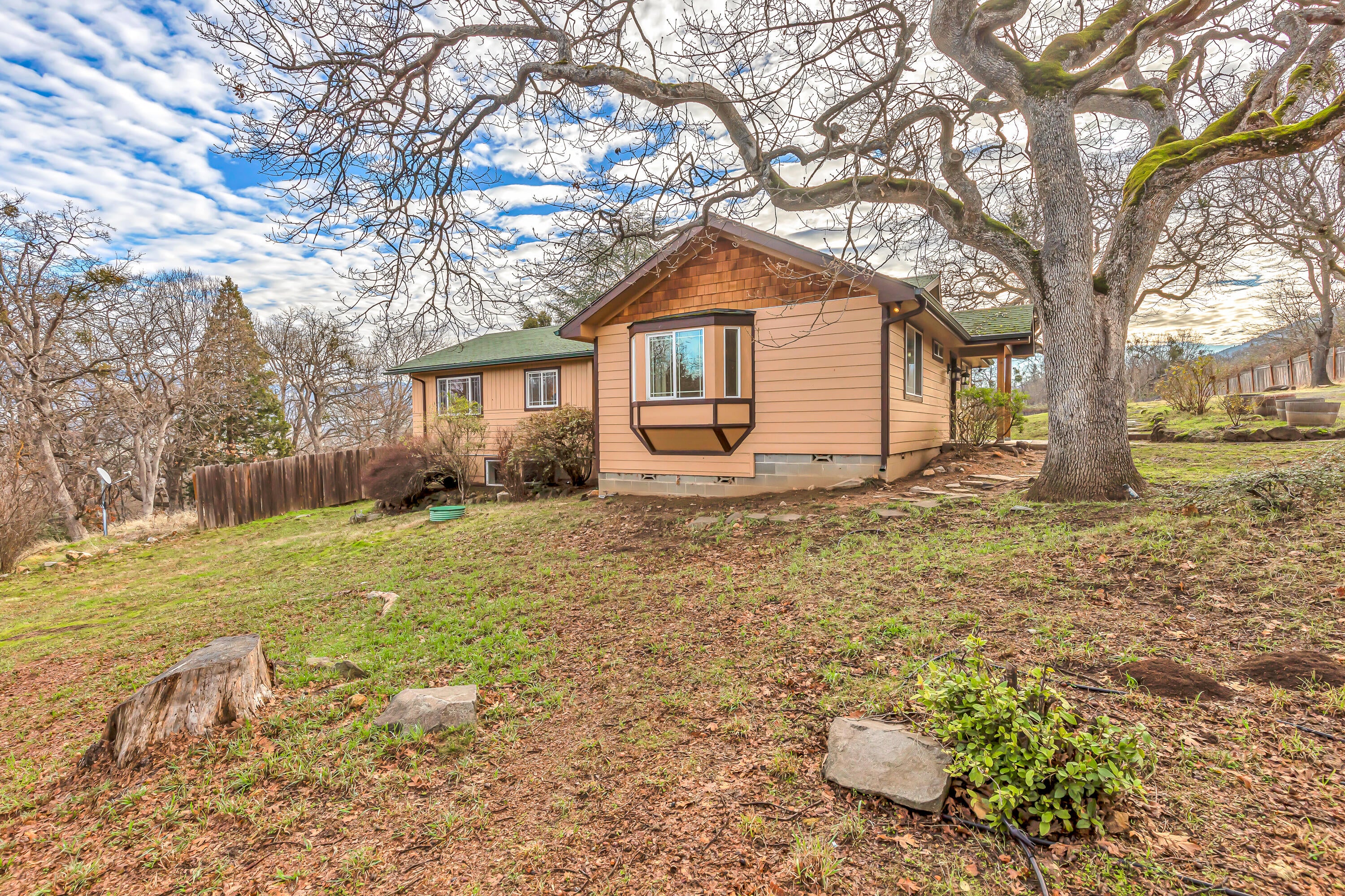 4260 Clayton Road Ashland, OR 97520 - Photo 26 of 41 Exterior
