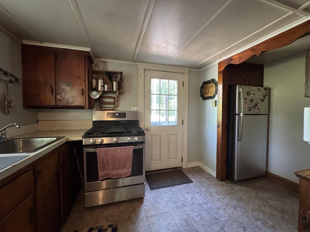 1003 East Washington Road Hillsborough, NH 03244 - Photo 17 of 28