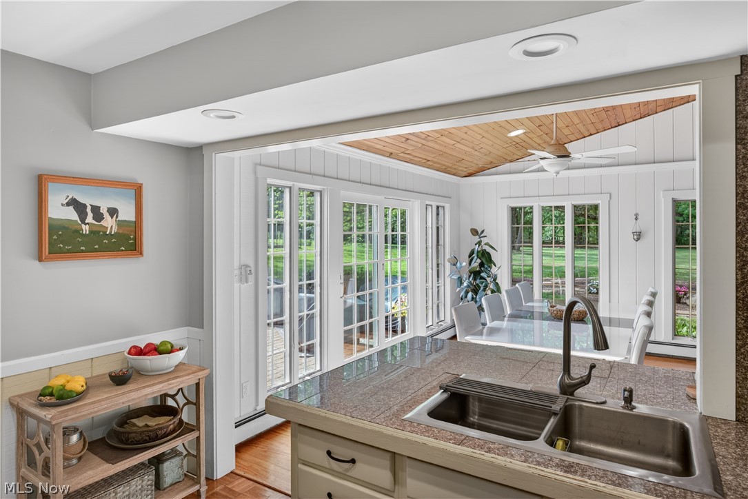 2069 Middleton Road Hudson, OH 44236 - Photo 12 of 42 The Kitchen