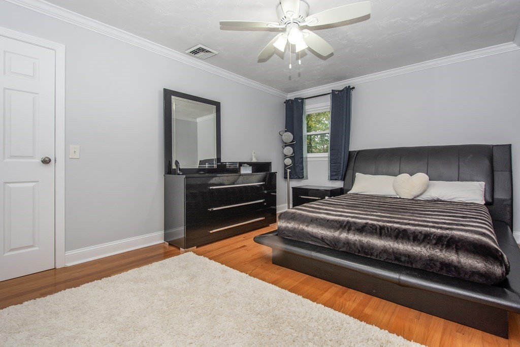 25 Colonial Road Sutton, MA 01590 - Photo 13 of 30