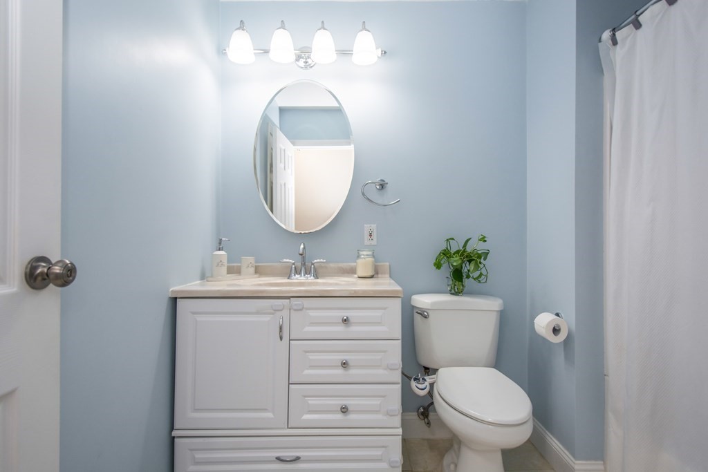 25 Colonial Road Sutton, MA 01590 - Photo 21 of 30