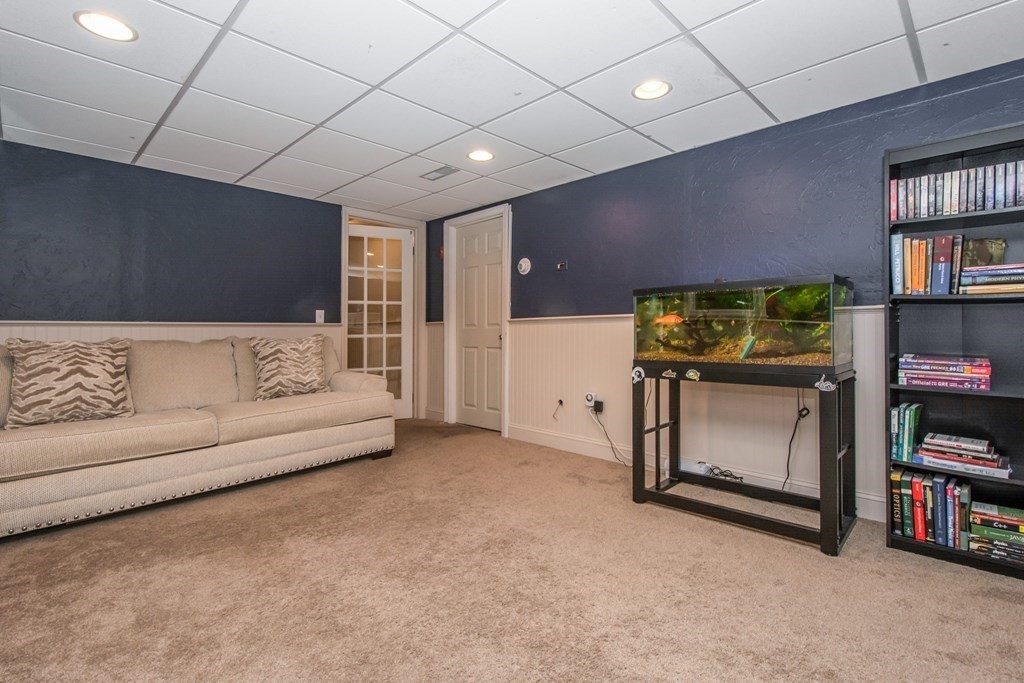 25 Colonial Road Sutton, MA 01590 - Photo 23 of 30
