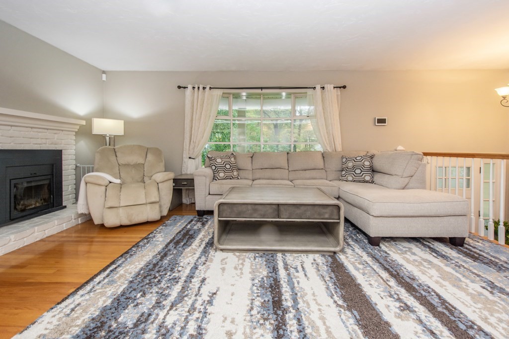 25 Colonial Road Sutton, MA 01590 - Photo 5 of 30