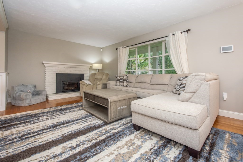 25 Colonial Road Sutton, MA 01590 - Photo 6 of 30