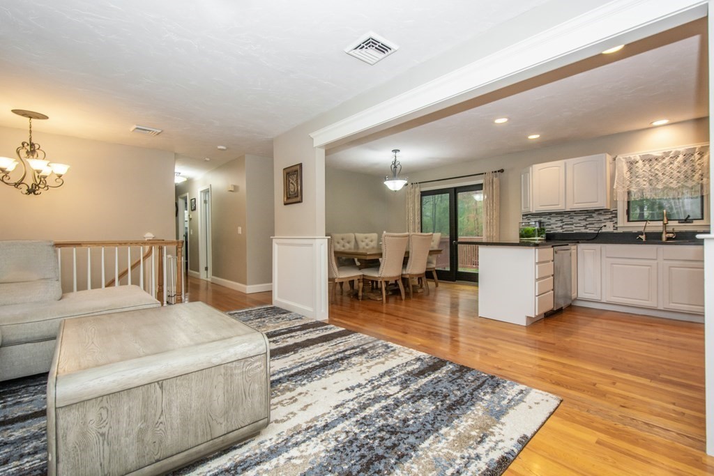 25 Colonial Road Sutton, MA 01590 - Photo 7 of 30