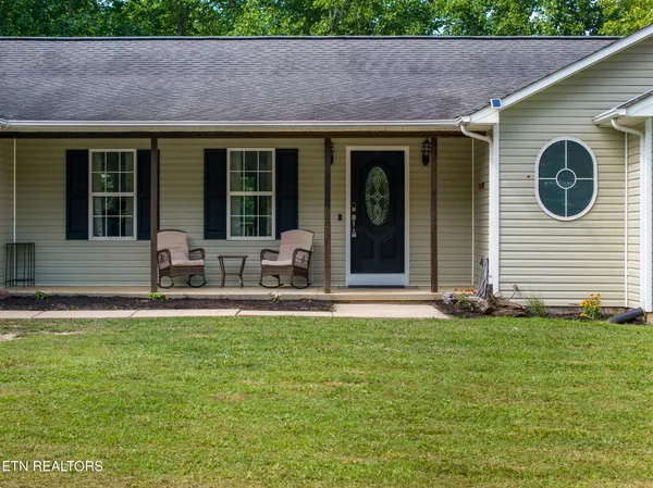 $330,000 | 582 Chance Private Drive, Oneida, TN 37841