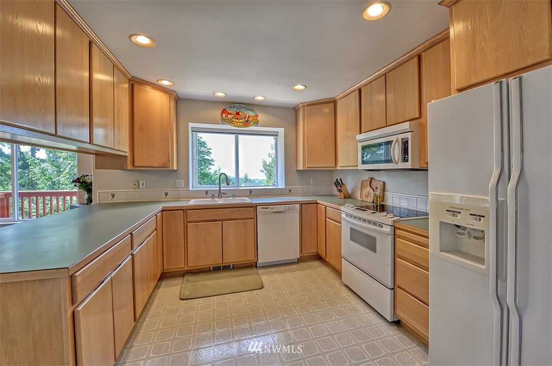 2208 Samish Way Bellingham, WA 98229 - Photo 11 of 34 Gallery Image 11