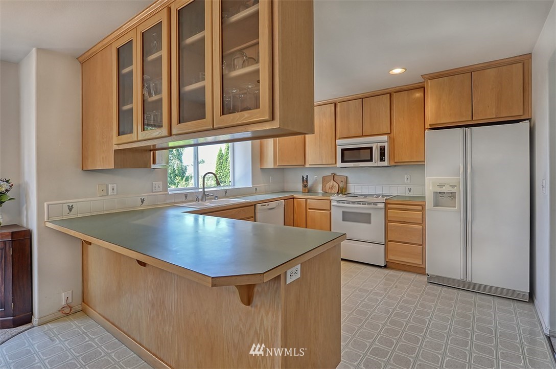 2208 Samish Way Bellingham, WA 98229 - Photo 12 of 34 Gallery Image 12