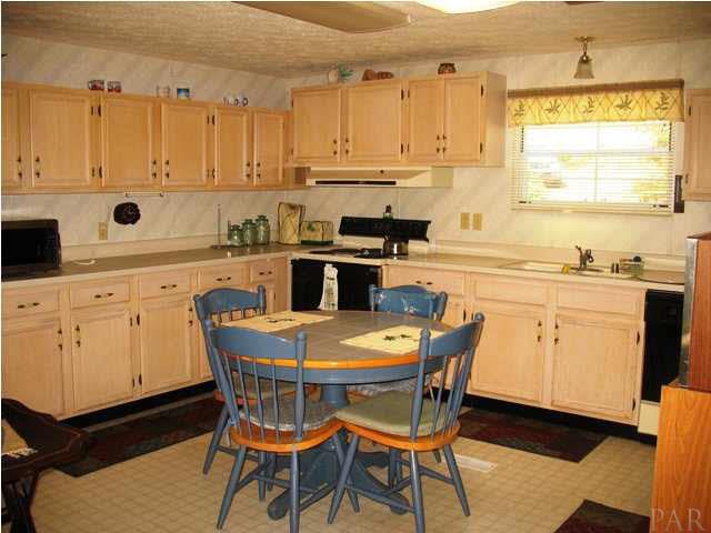 5047 East Lake Road Milton, FL 32583 - Photo 4 of 25 Gallery Image 4