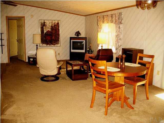 5047 East Lake Road Milton, FL 32583 - Photo 6 of 25 Gallery Image 6