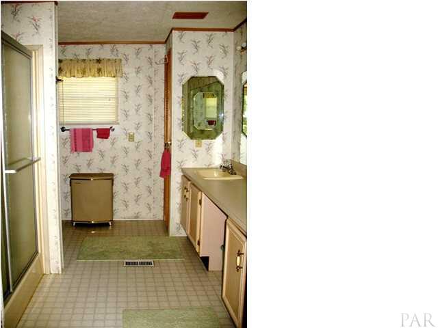 5047 East Lake Road Milton, FL 32583 - Photo 7 of 25 Gallery Image 7