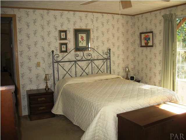 5047 East Lake Road Milton, FL 32583 - Photo 9 of 25 Gallery Image 9