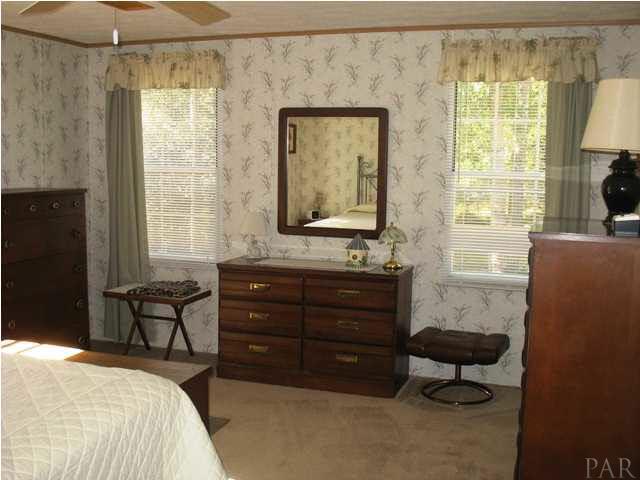 5047 East Lake Road Milton, FL 32583 - Photo 10 of 25 Gallery Image 10