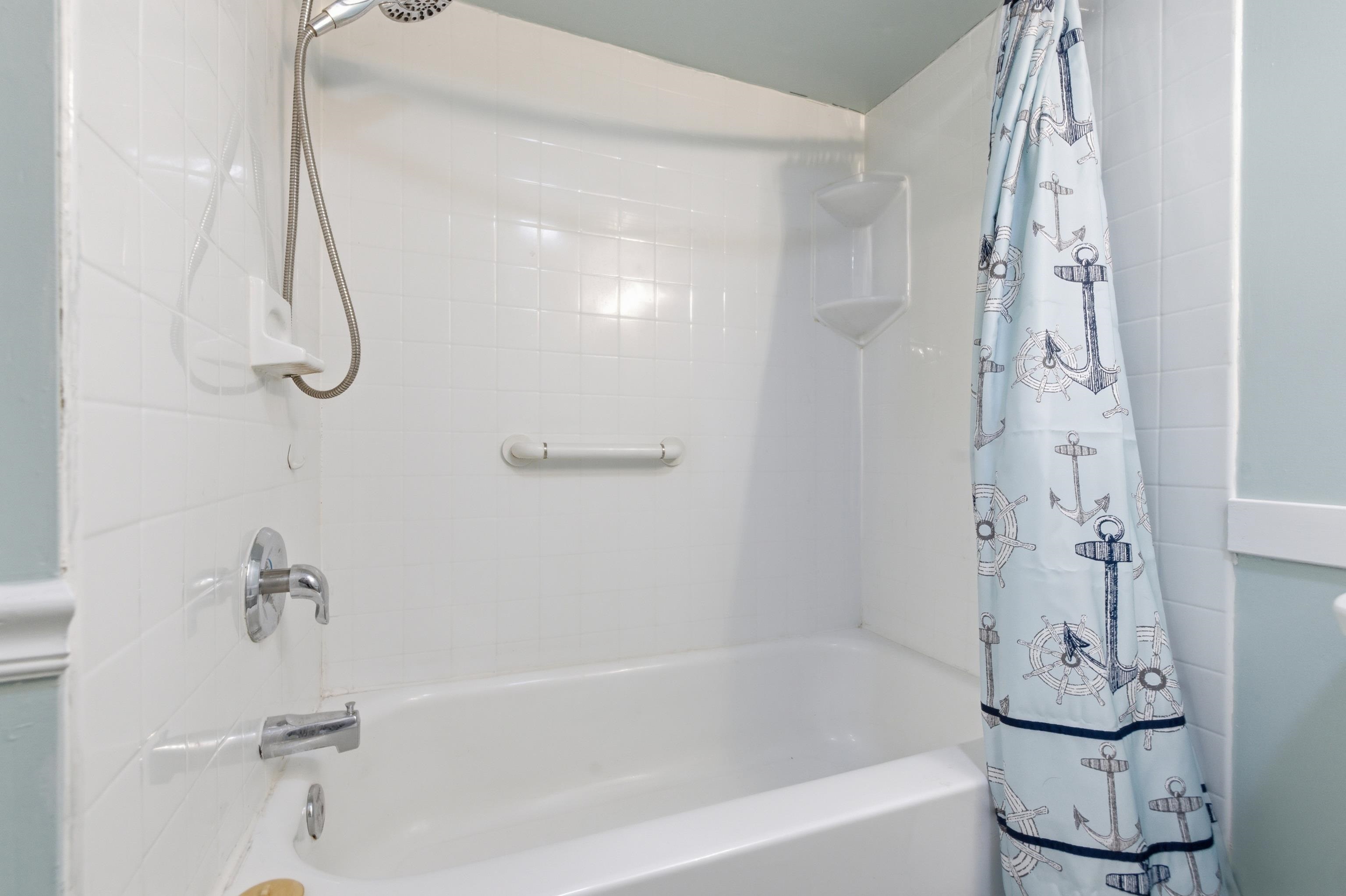16 East Drumbed Road Villas, NJ 08251 - Photo 28 of 28 a bathroom with a bath tub with a shower