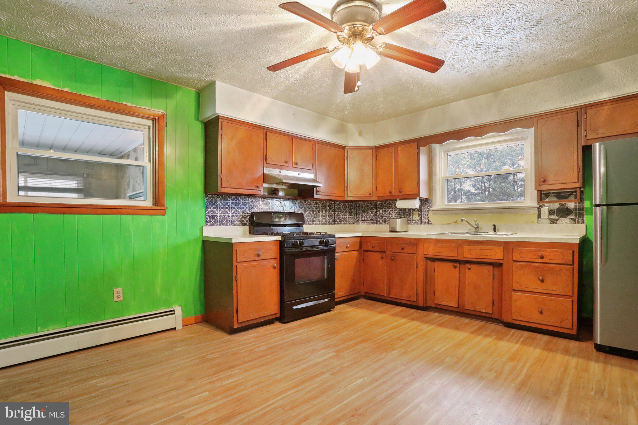19018 Kerr Road Southwest Frostburg, MD 21532 - Photo 17 of 37 Enjoy cooking for the family this holiday season!