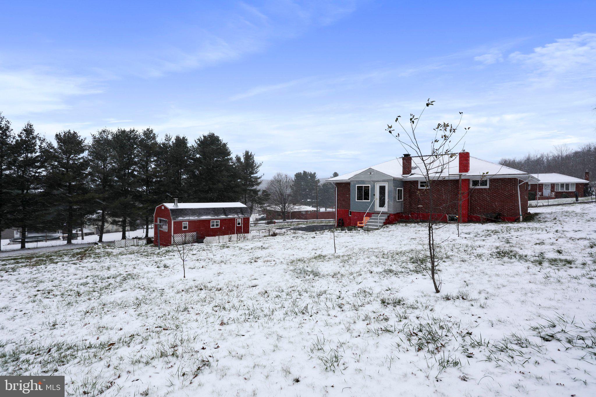 Ample space for the kids and pets to play!