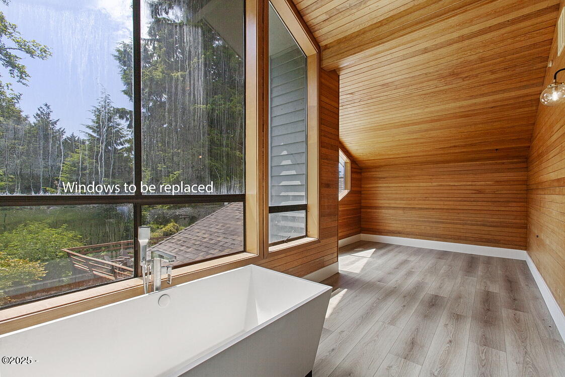 445 Summit View Lane Gleneden Beach, OR 97388 - Photo 28 of 67 Soaking Tub in Sun Room off Primary