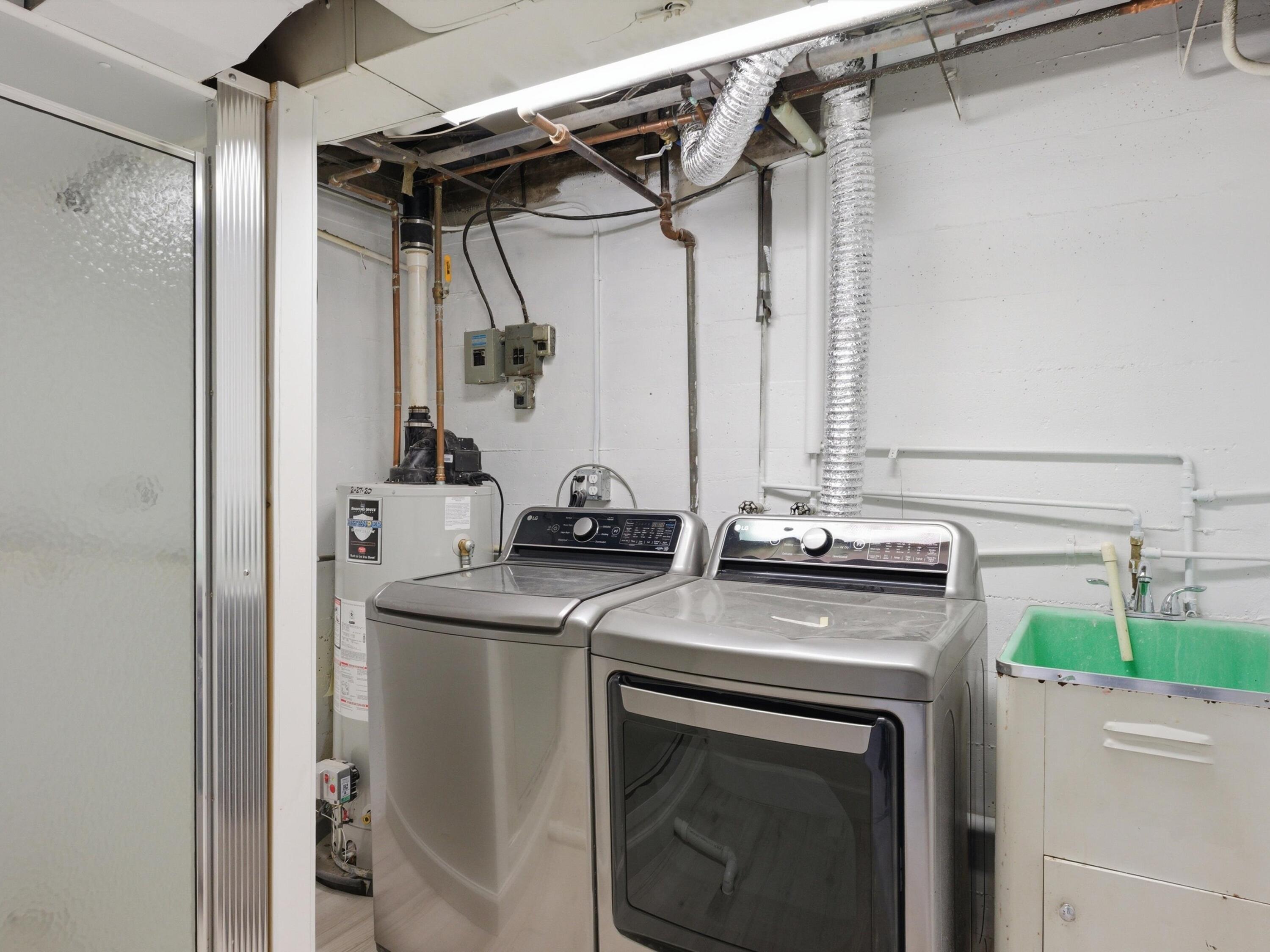 1608 North Rapids Road Manitowoc, WI 54220 - Photo 62 of 72 Laundry