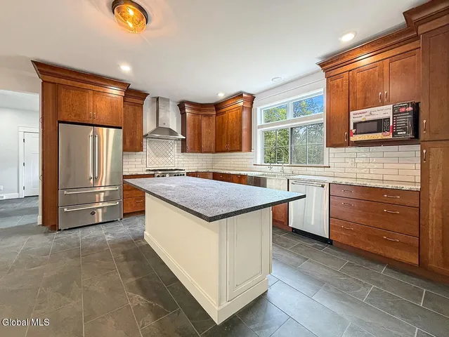 $679,000 | 177 Greene Road, Greenfield, NY 12833