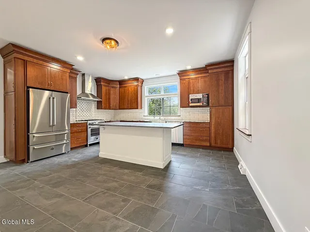 $679,000 | 177 Greene Road, Greenfield, NY 12833