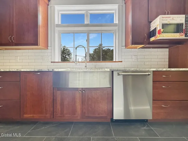 $679,000 | 177 Greene Road, Greenfield, NY 12833